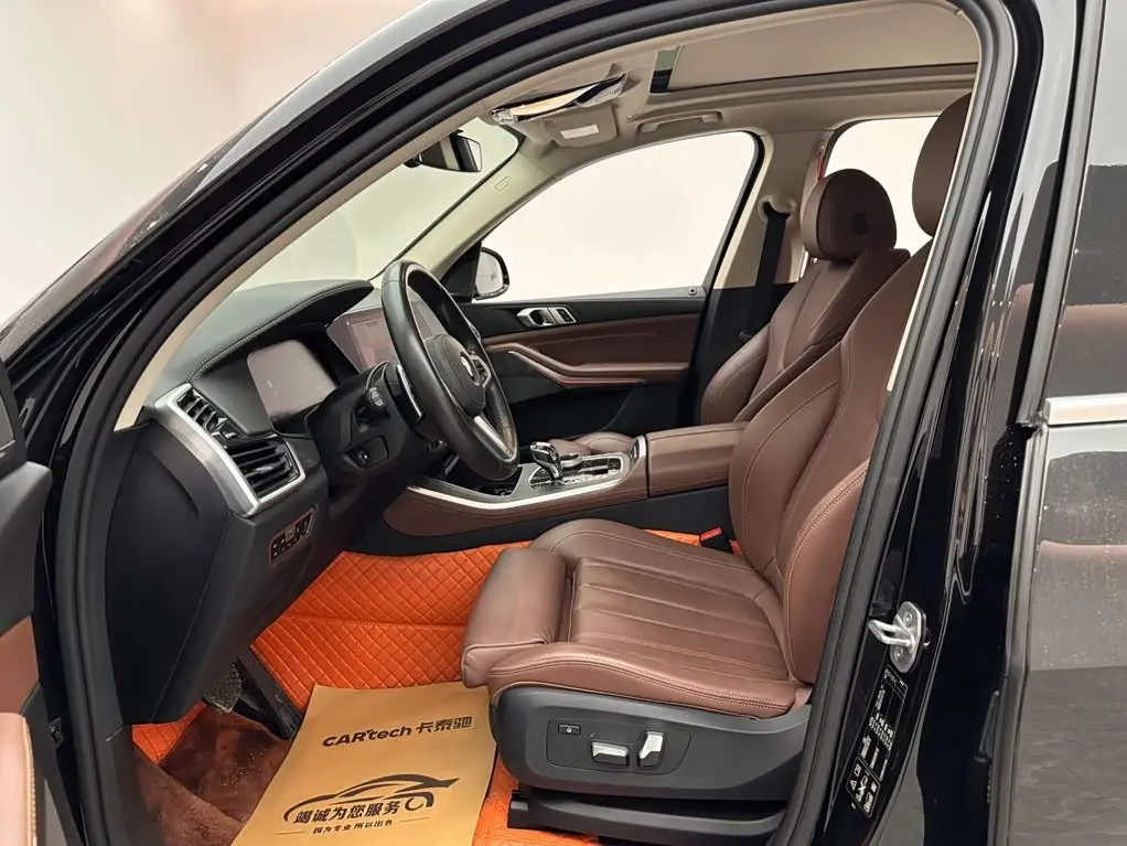 BMW X5 2020 — Photo 8/16