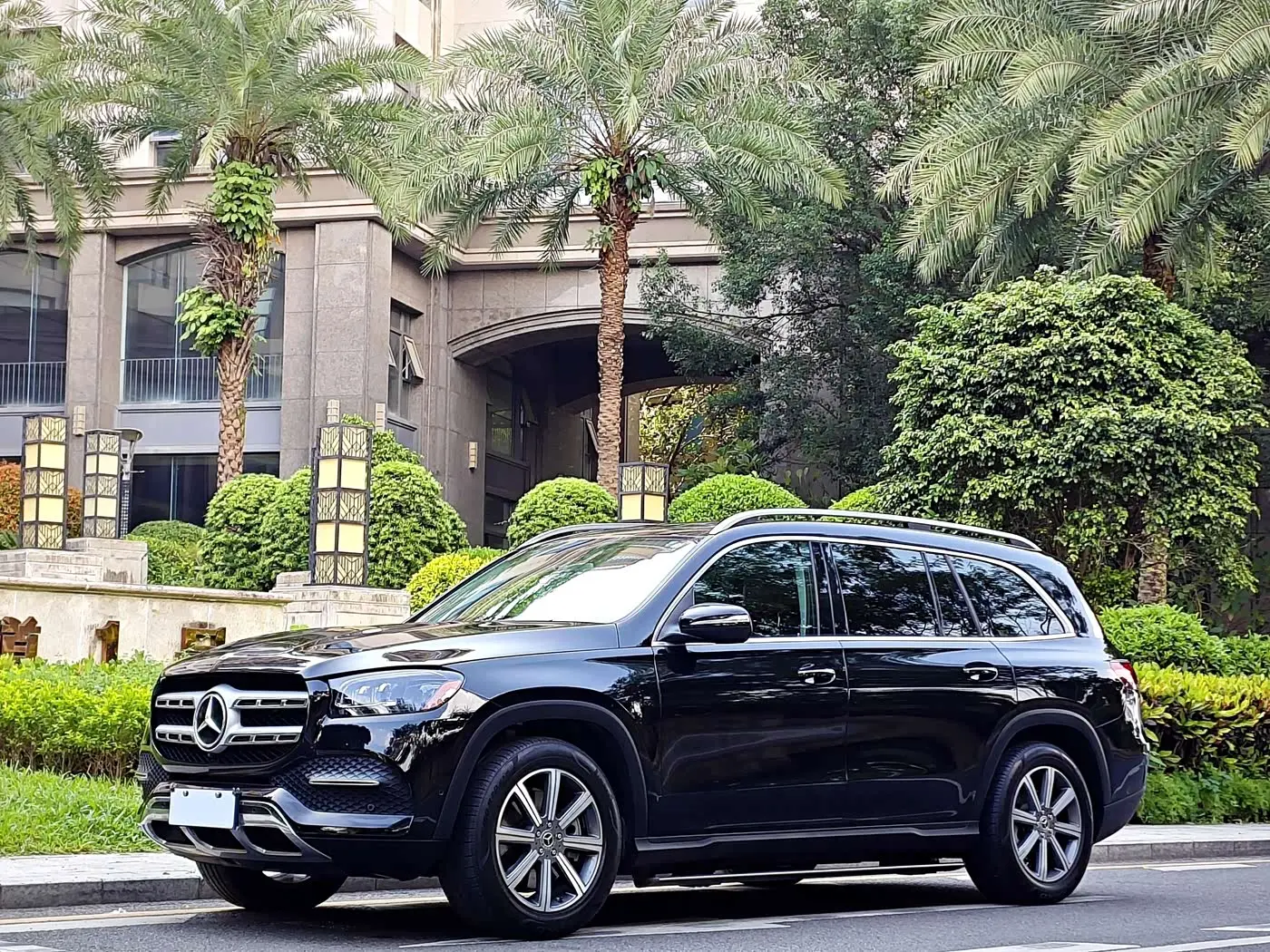Mercedes-Benz GLS 2020 — Photo 2/9