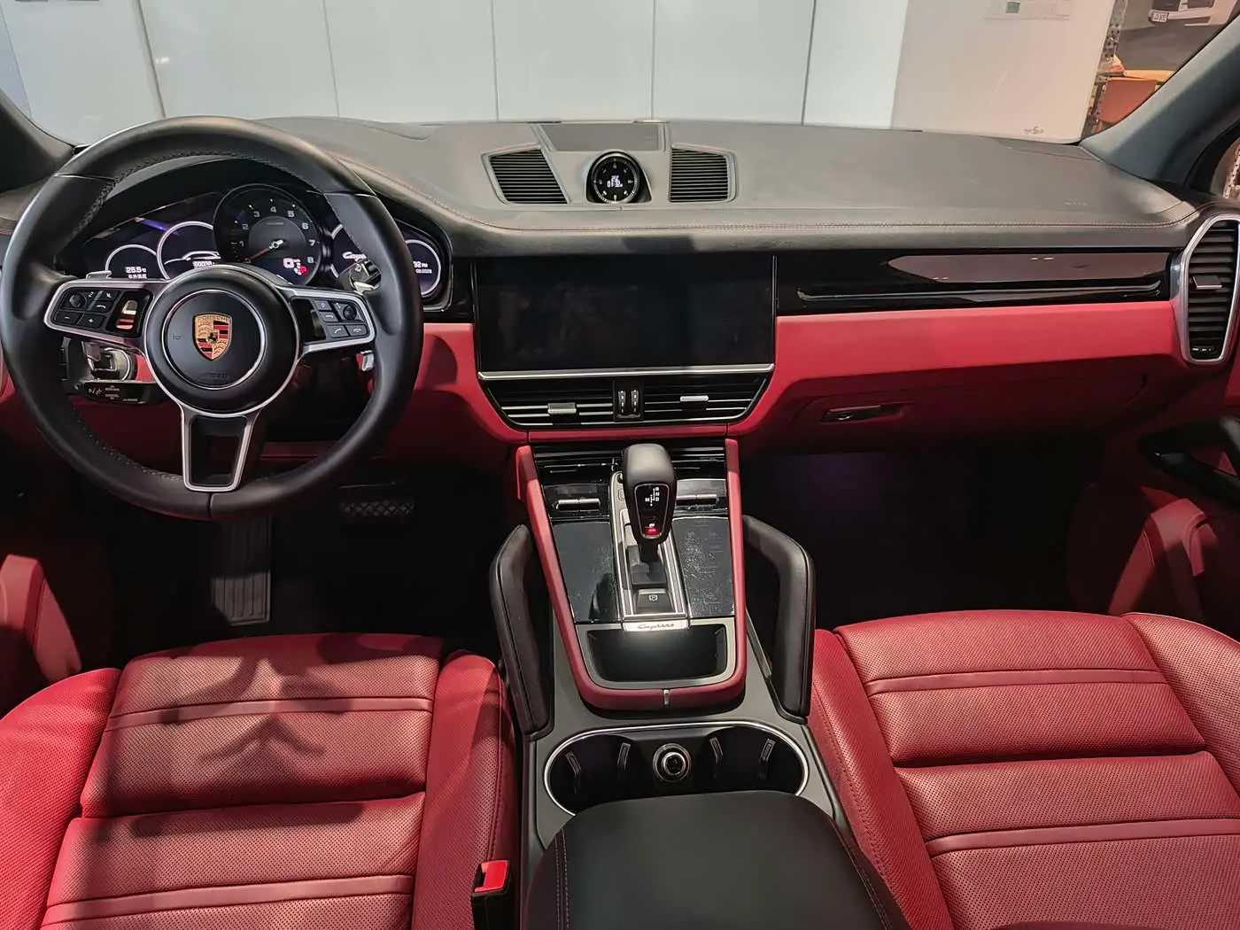 Porsche Cayenne 2021 — ფოტო 9/9