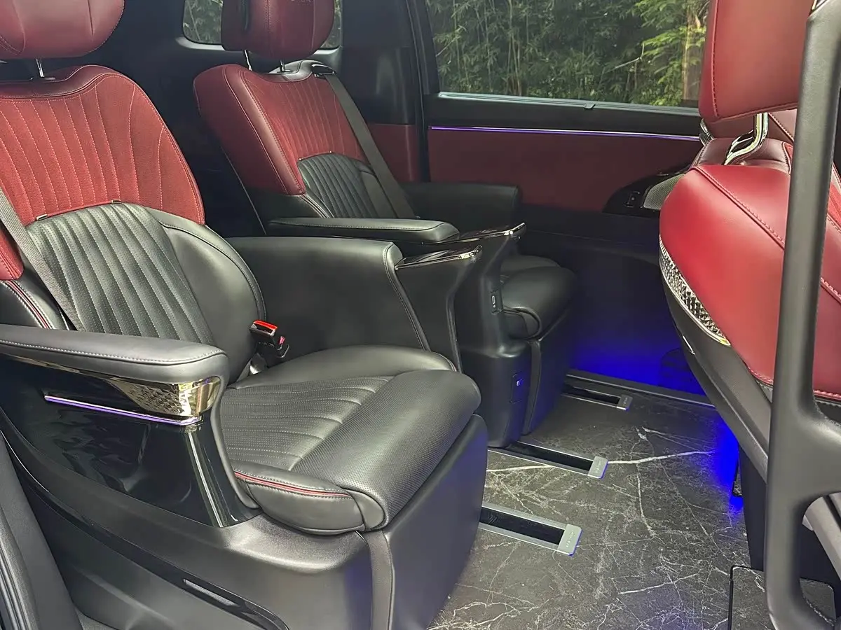 GAC Trumpchi Trumpchi M8 2024 — Photo 9/17