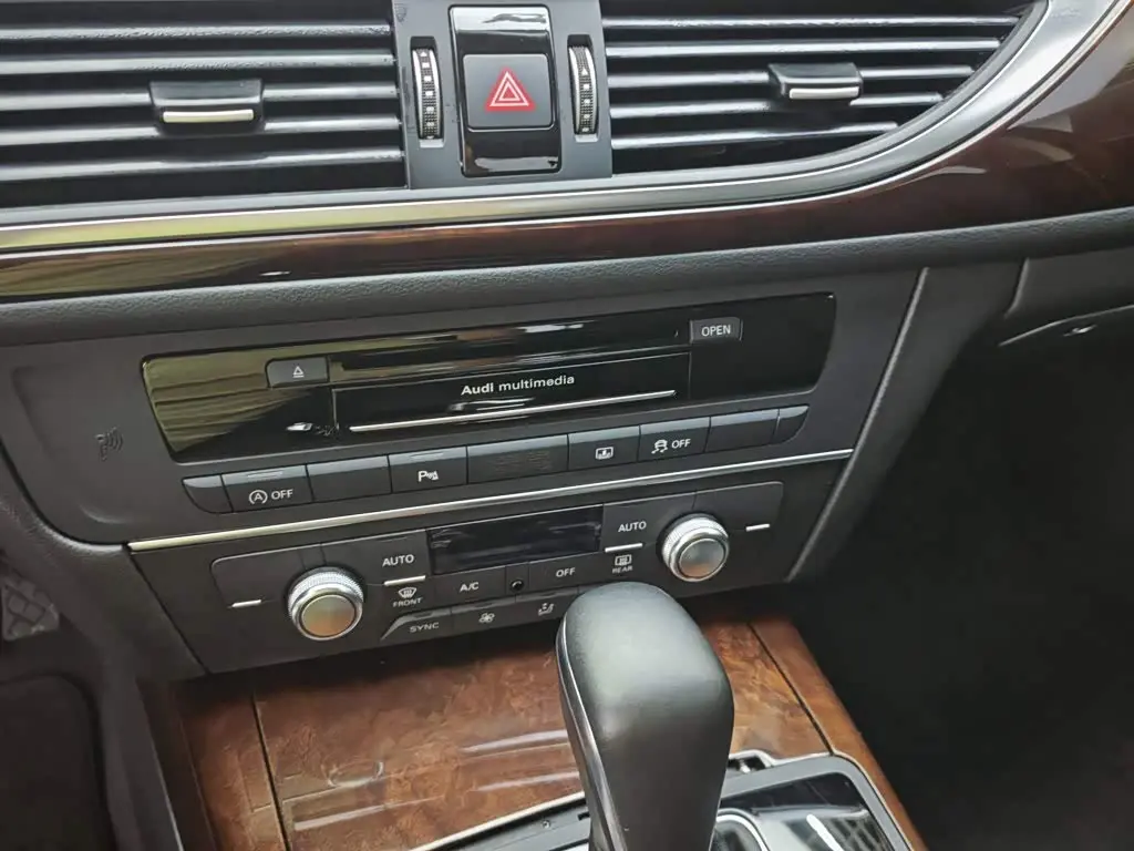 Audi A6L 2017 — Photo 17/19