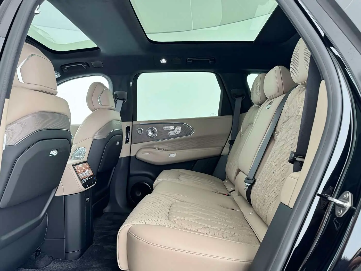 ZEEKR 8X 2026 — Photo 14/18