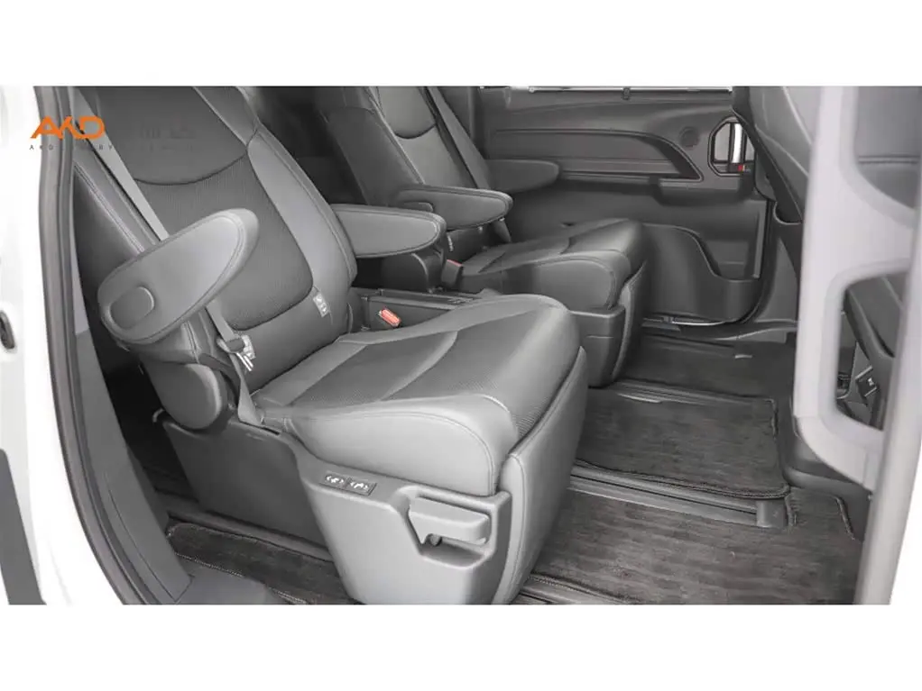 Toyota Granvia 2023 — Photo 8/11
