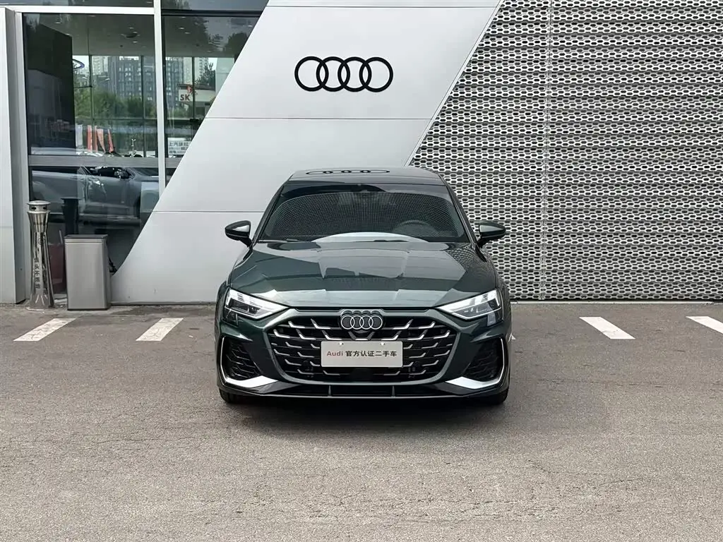 Audi A3 2025 — Photo 2/20