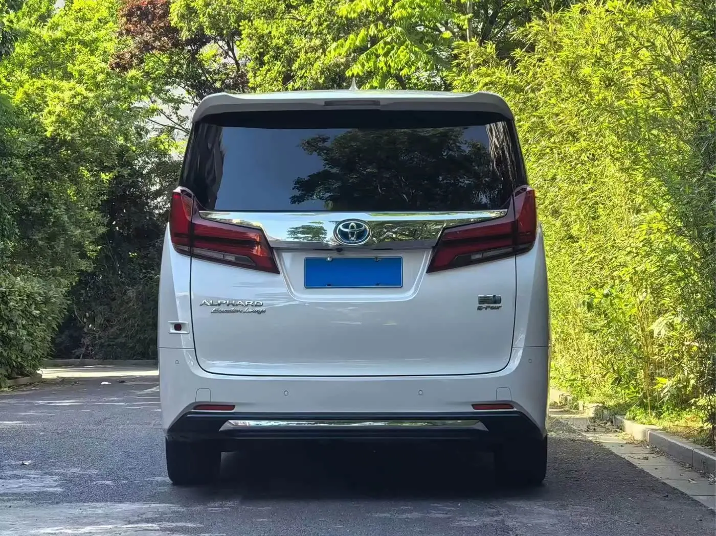 Toyota Alphard 2021 — Photo 4/9