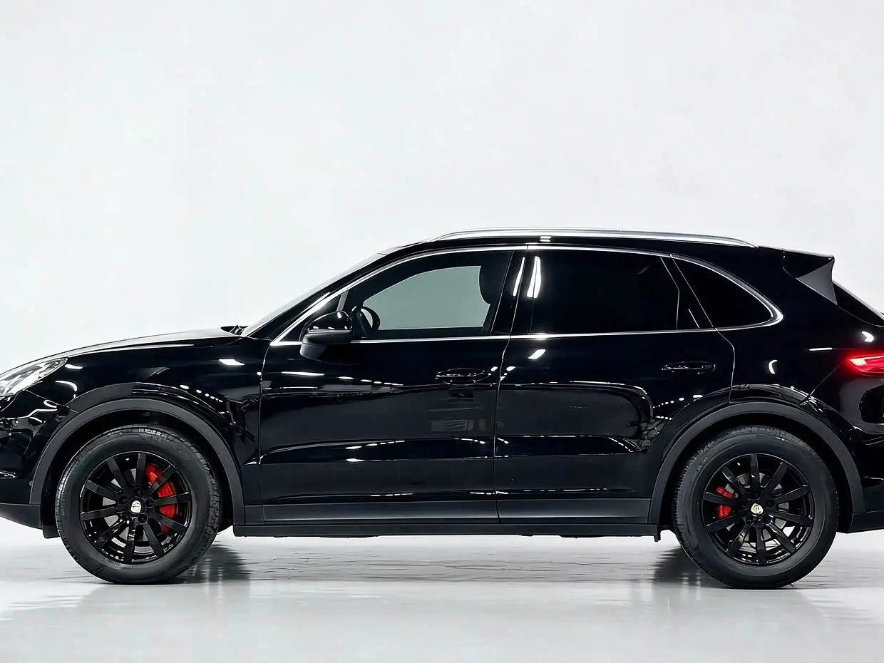 Porsche Cayenne 2020 — Photo 3/10