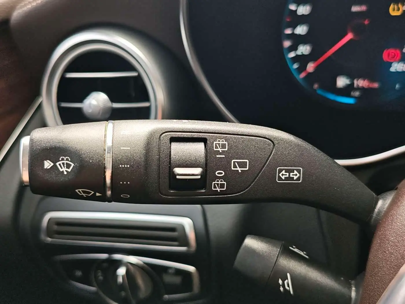 Mercedes-Benz GLC 2020 — Şəkil 11/20