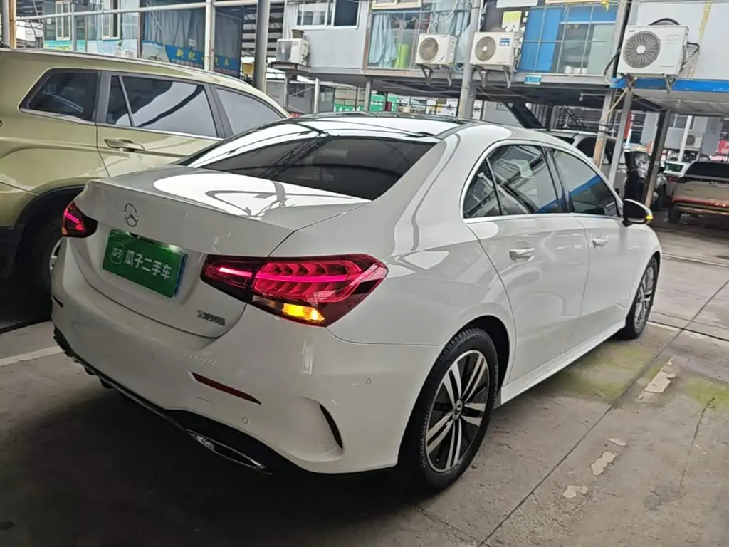 Mercedes-Benz A-Class 2019 — Şəkil 6/19