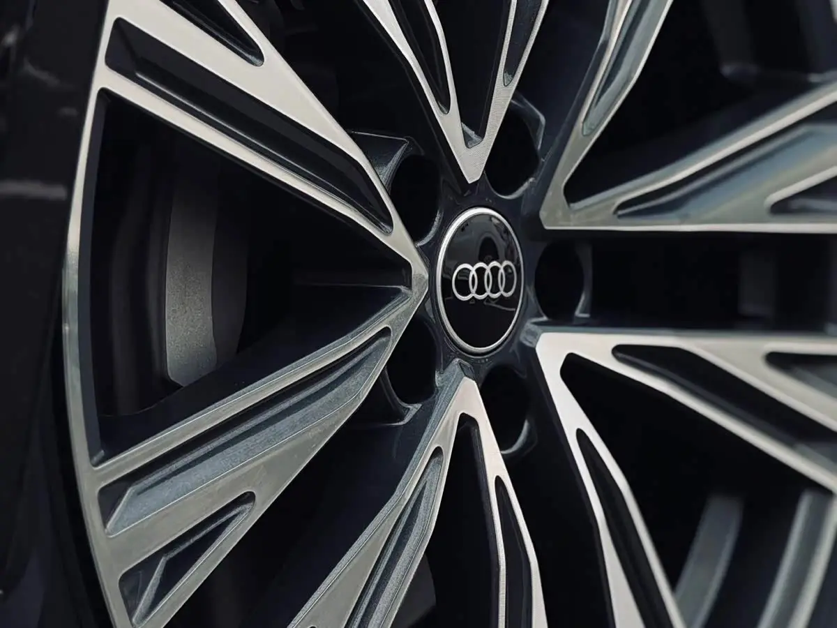 Audi A6L 2025 — Photo 4/12