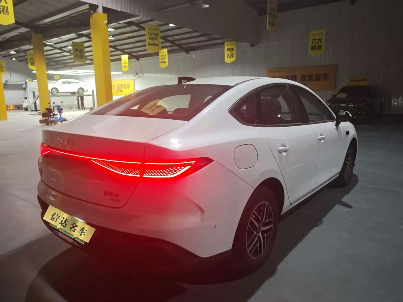 BYD Hai Bao 05 DM-i 2025 — Photo 9/9