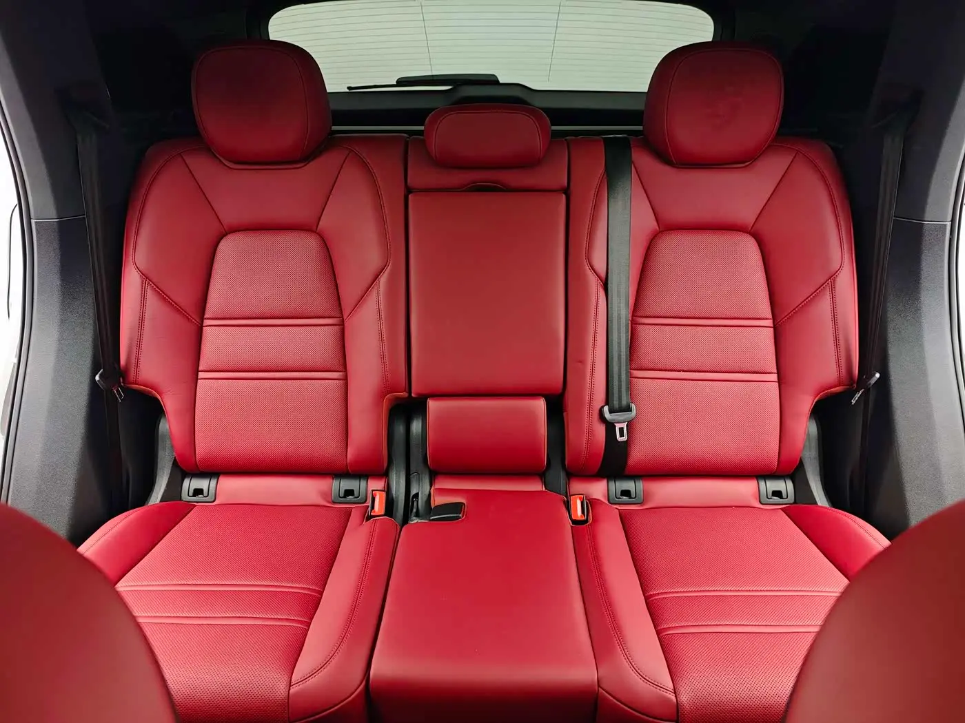 Porsche Cayenne 2019 — Photo 13/17