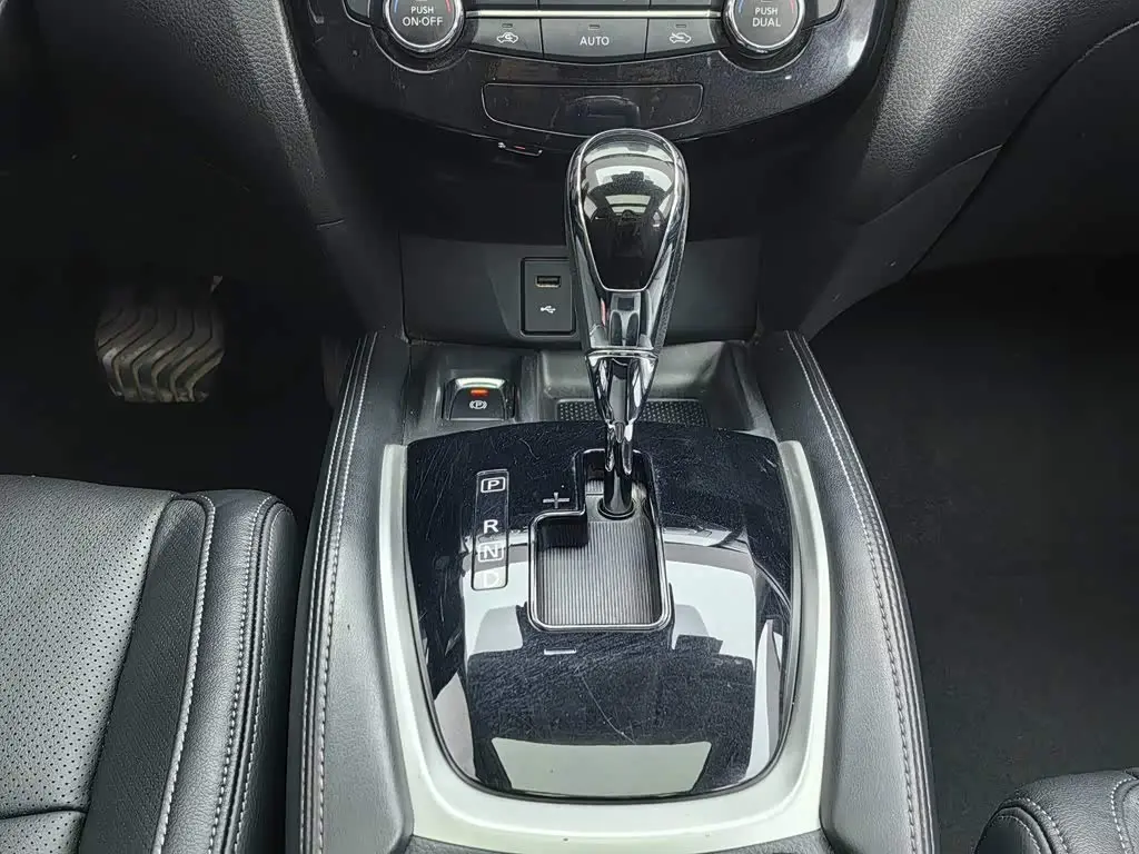 Nissan X-Trail 2021 — Photo 13/20