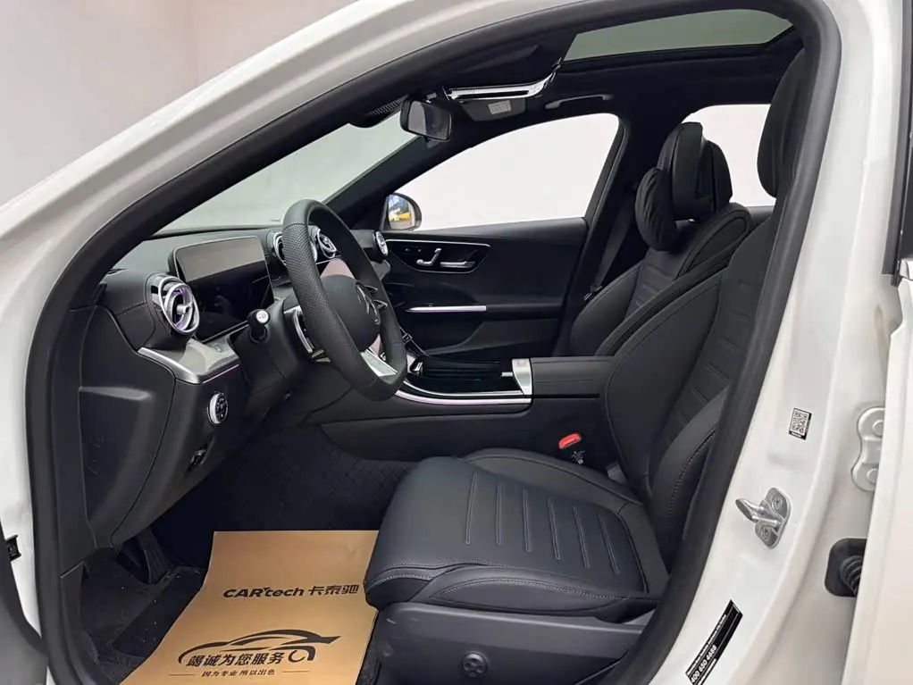 Mercedes-Benz C-Class 2025 — Фото 8/16