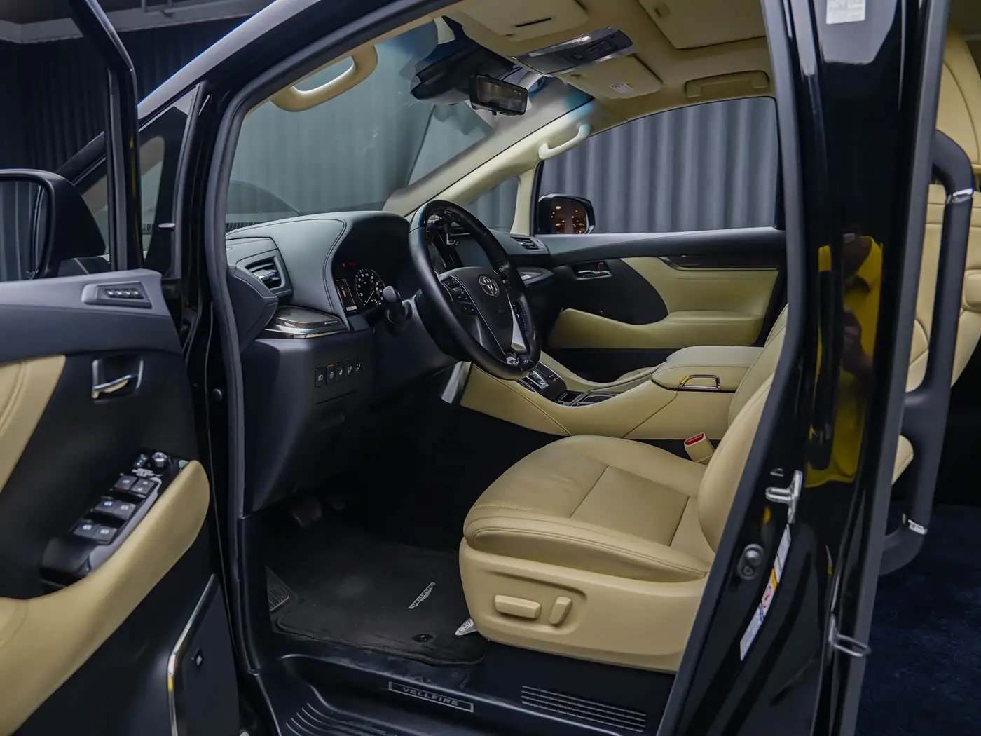 Toyota Vellfire 2020 — Photo 19/20