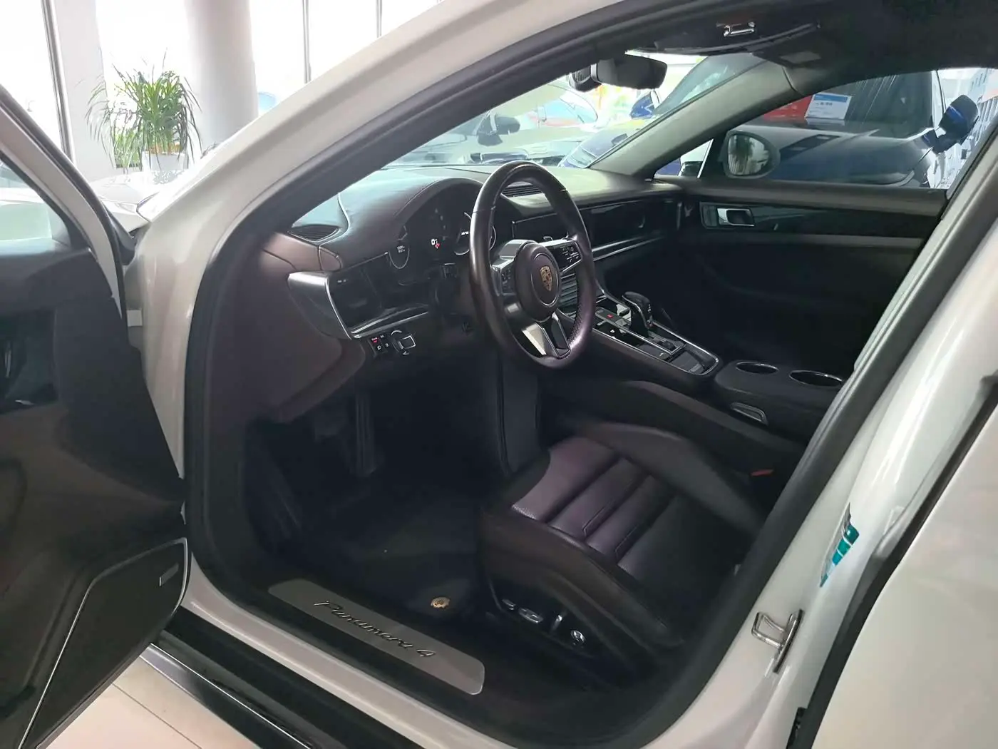 Porsche Panamera 2020 — Photo 4/9