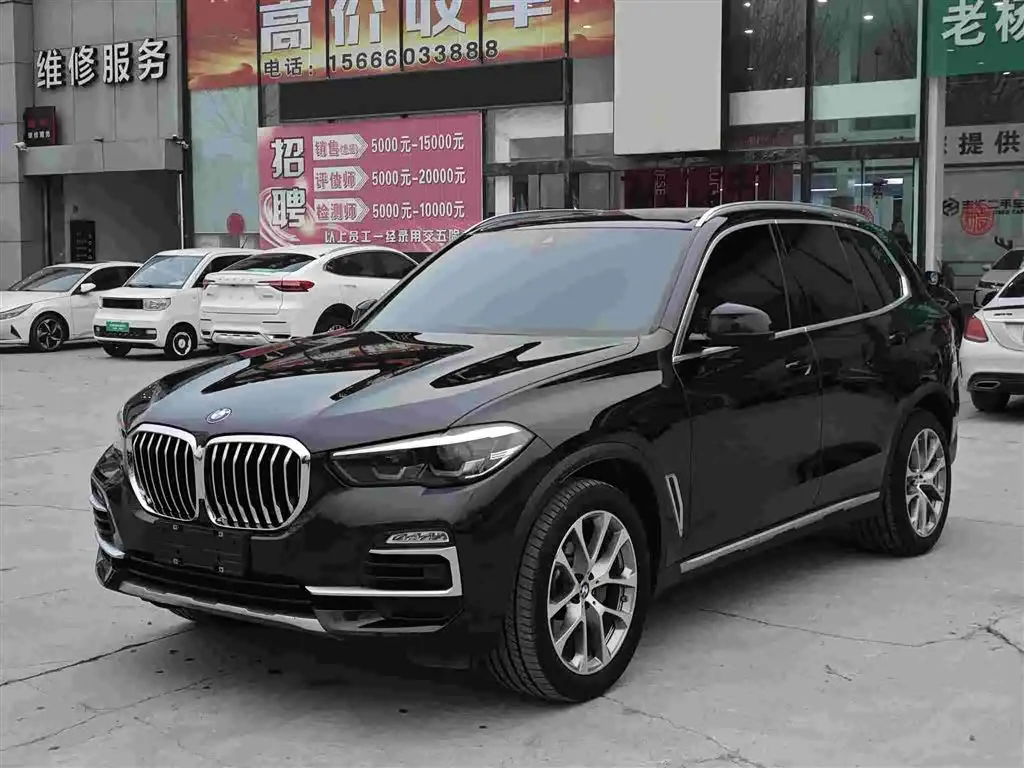BMW X5 2021 — Фото 1/18
