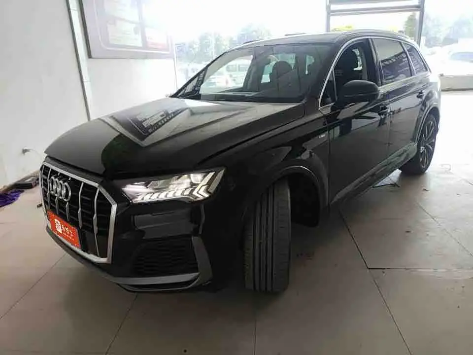 Audi Q7 2024 — Photo 1/5