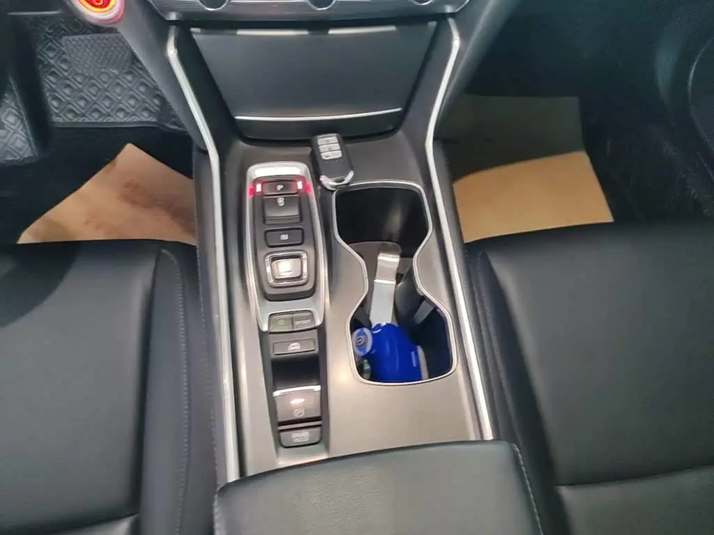 Honda Accord 2021 — Photo 9/19