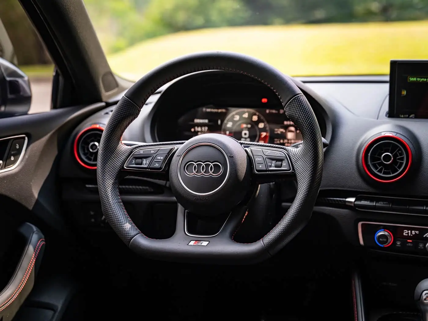 Audi S3 2019 — Фото 17/17