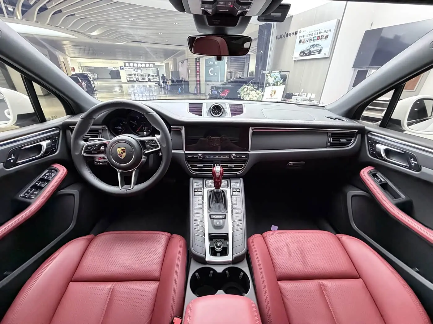 Porsche Macan 2021 — Photo 20/20