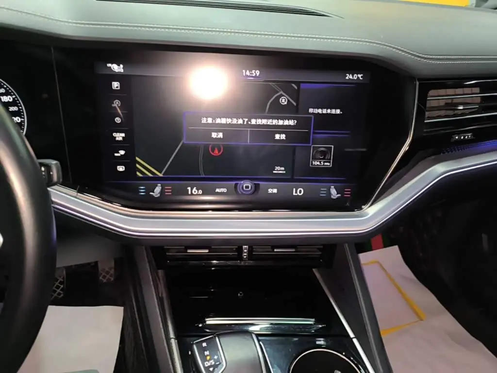 Volkswagen Touareg 2022 — Photo 12/19