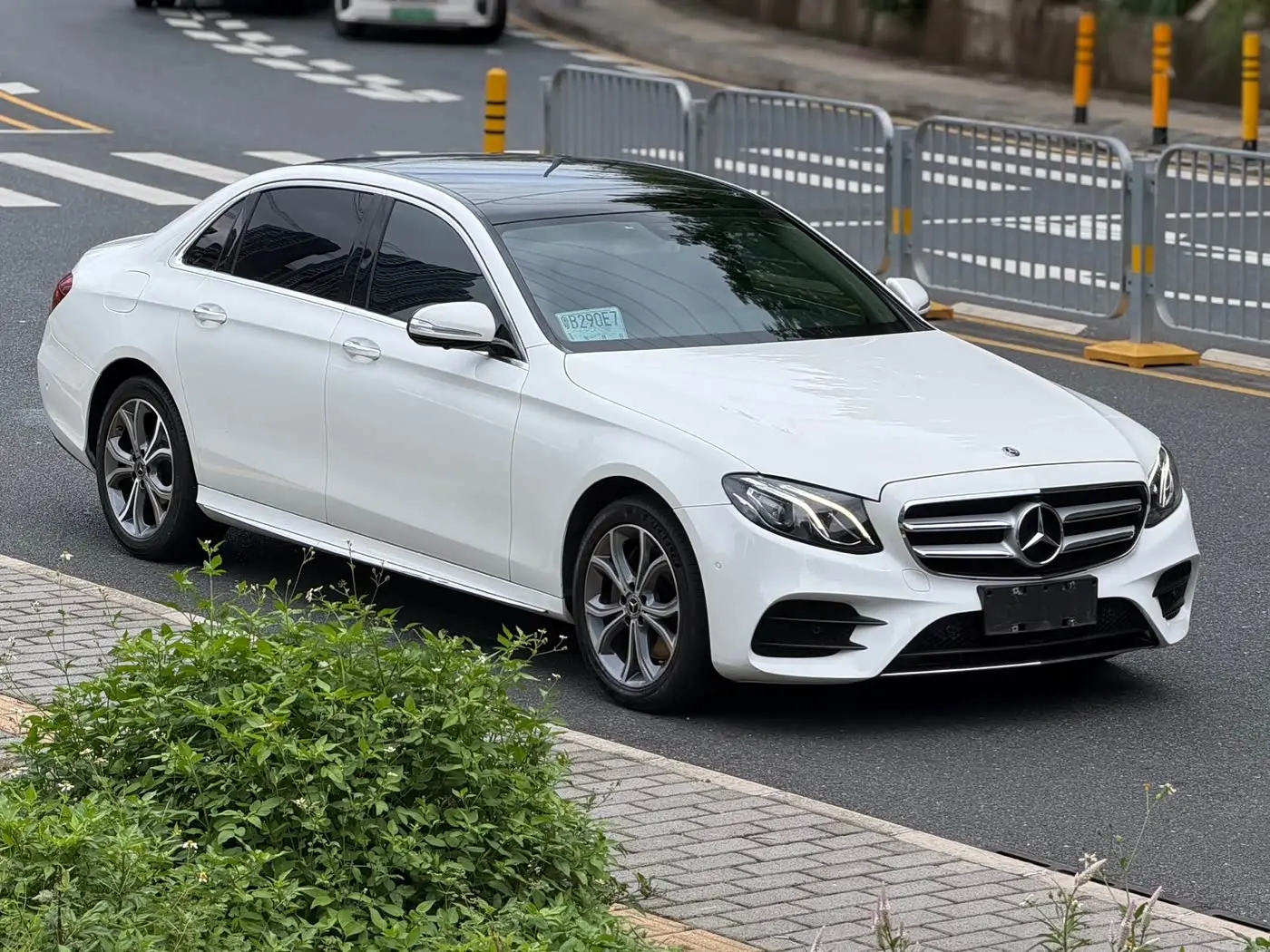 Mercedes-Benz E-Class 2020 — Фото 3/16