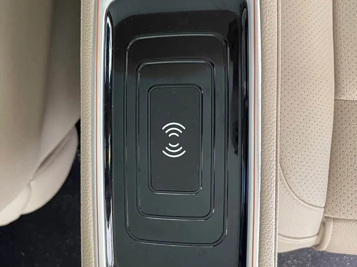 Mercedes-Benz V-Class 2021 — Photo 12/20