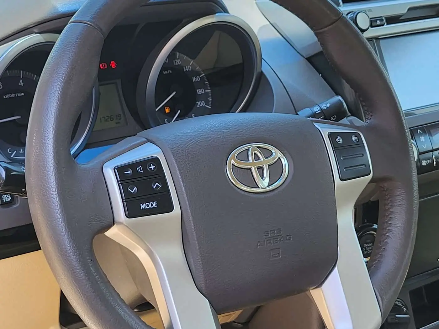 Toyota Prado 2017 — Photo 7/15