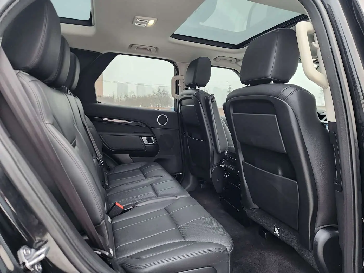 Land Rover Discovery 2019 — Фото 9/9