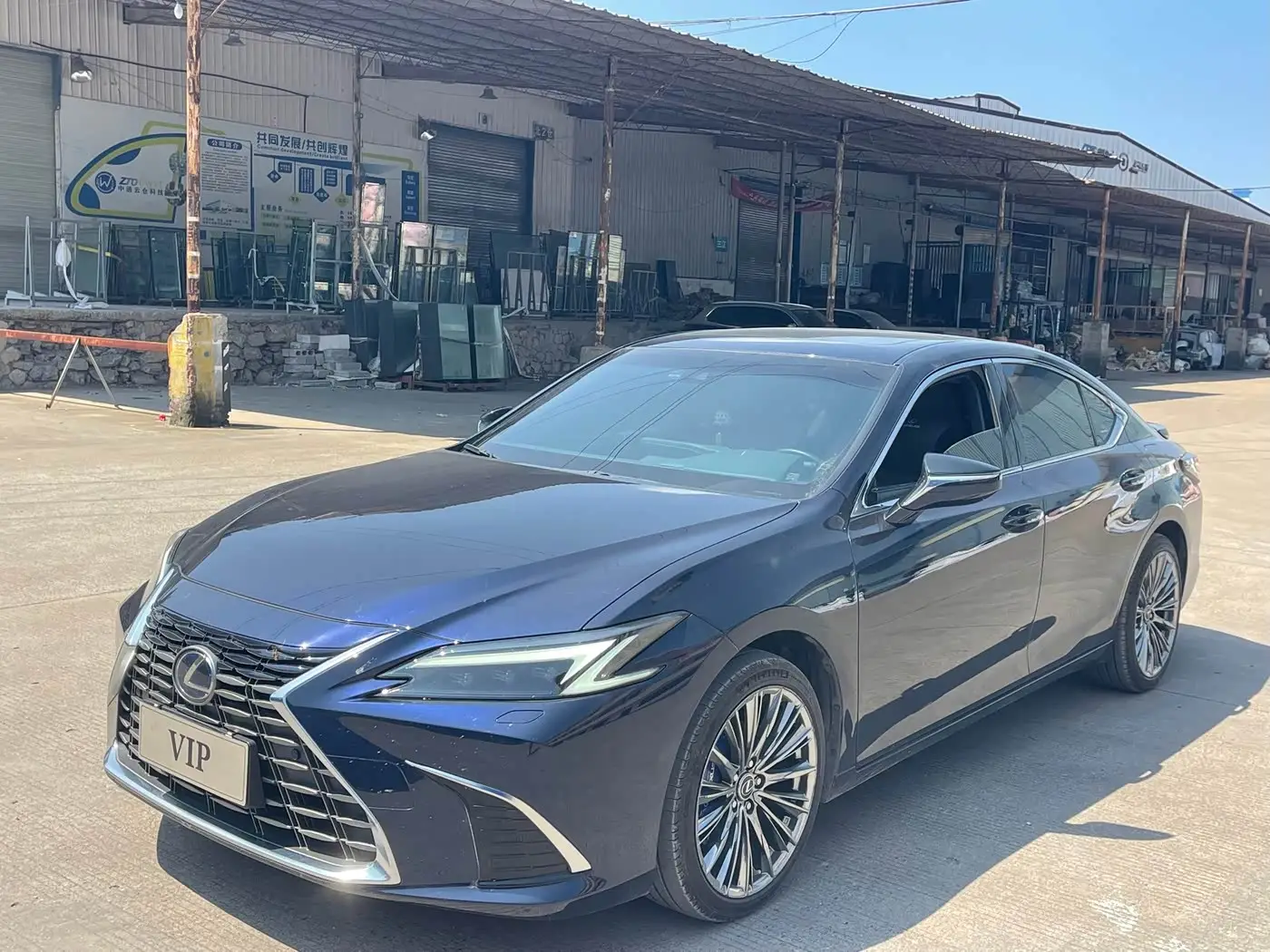 Lexus ES, 2025