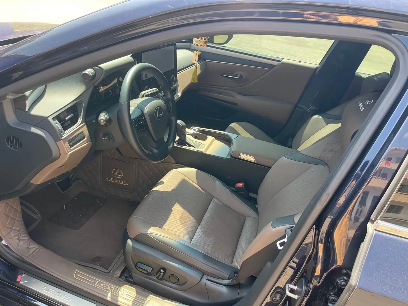Lexus ES 2025 — Photo 9/9