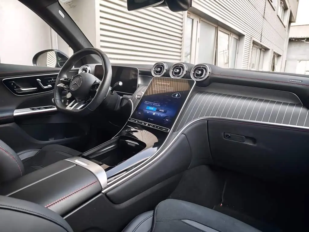 Mercedes-Benz GLC AMG 2025 — Фото 6/6