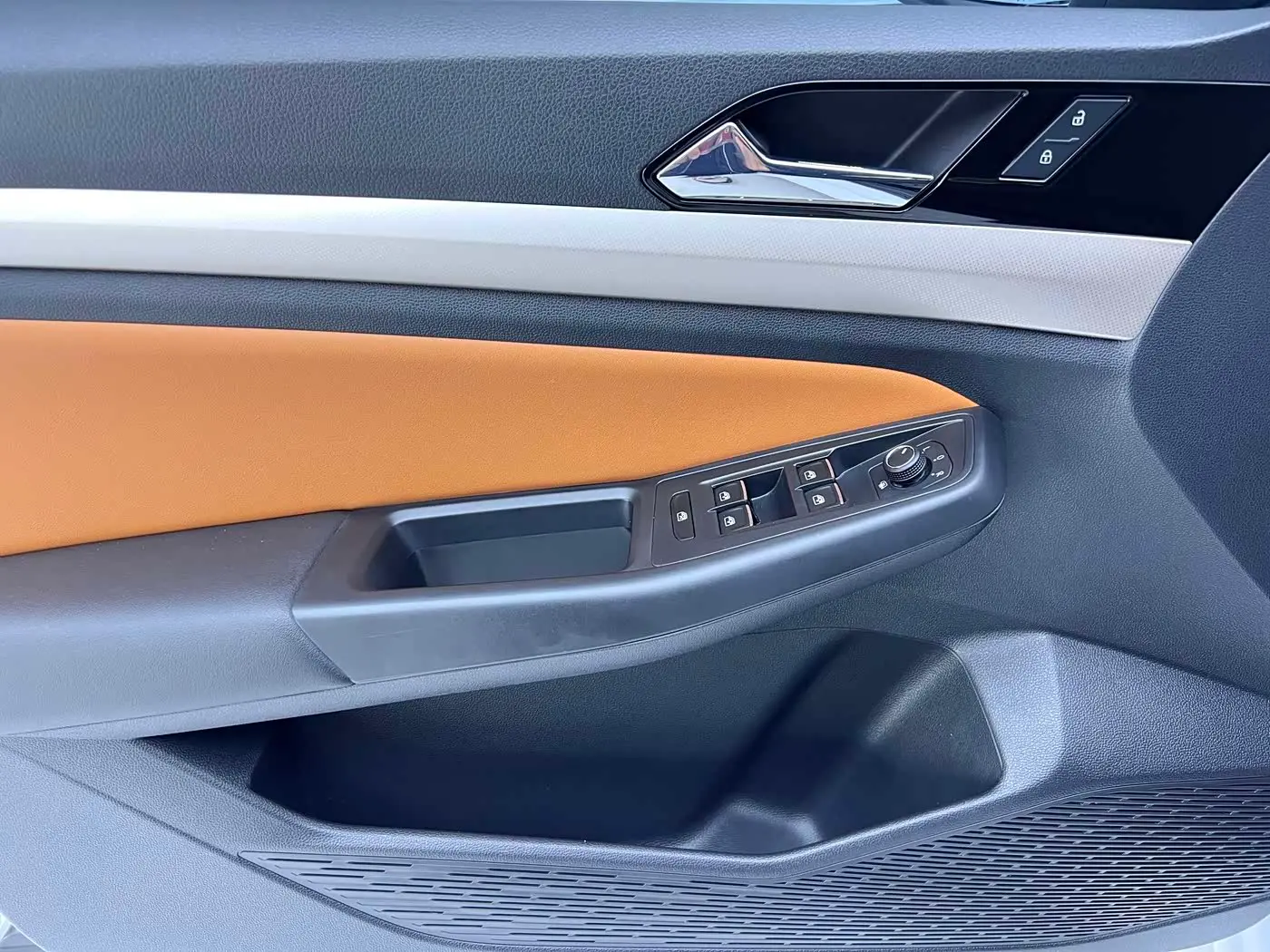 Volkswagen Bora 2023 — Photo 8/20