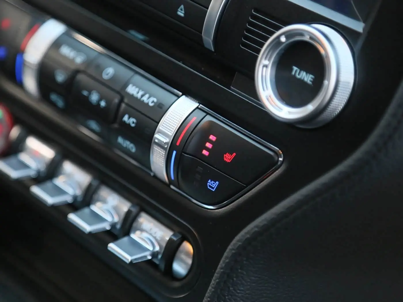 Ford Mustang 2021 — Photo 19/19