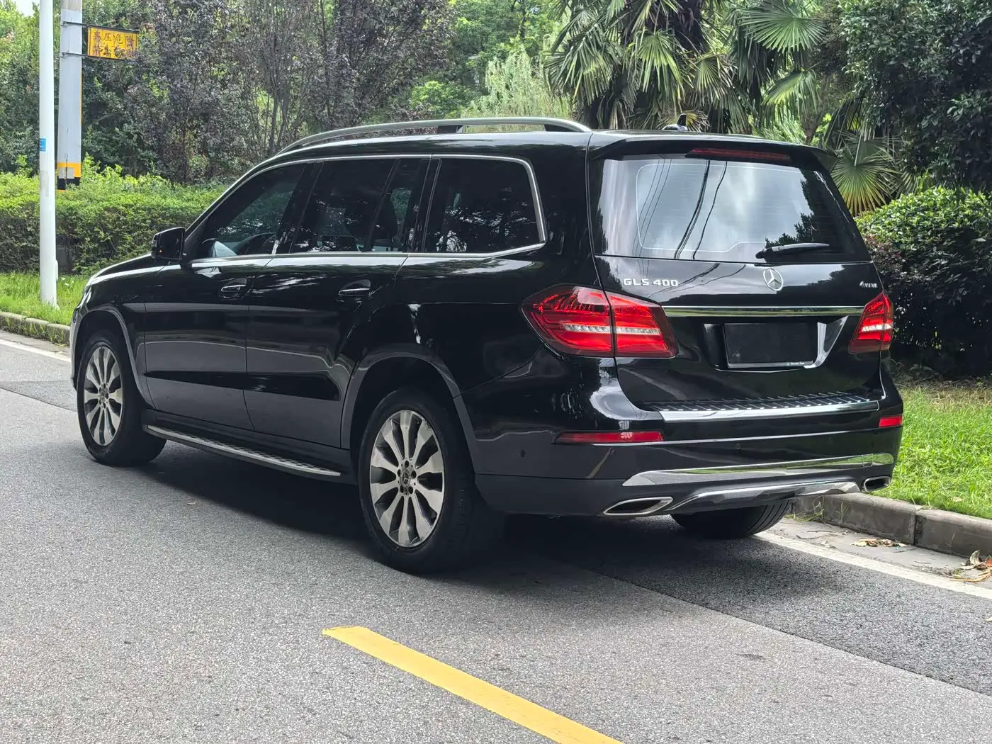 Mercedes-Benz GLS 2017 — Фото 5/17