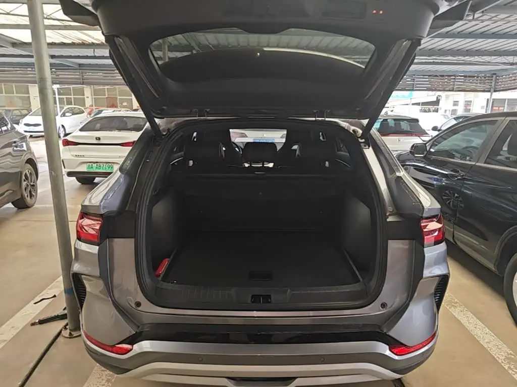 BYD Song PLUS PHEV 2023 — Photo 18/19