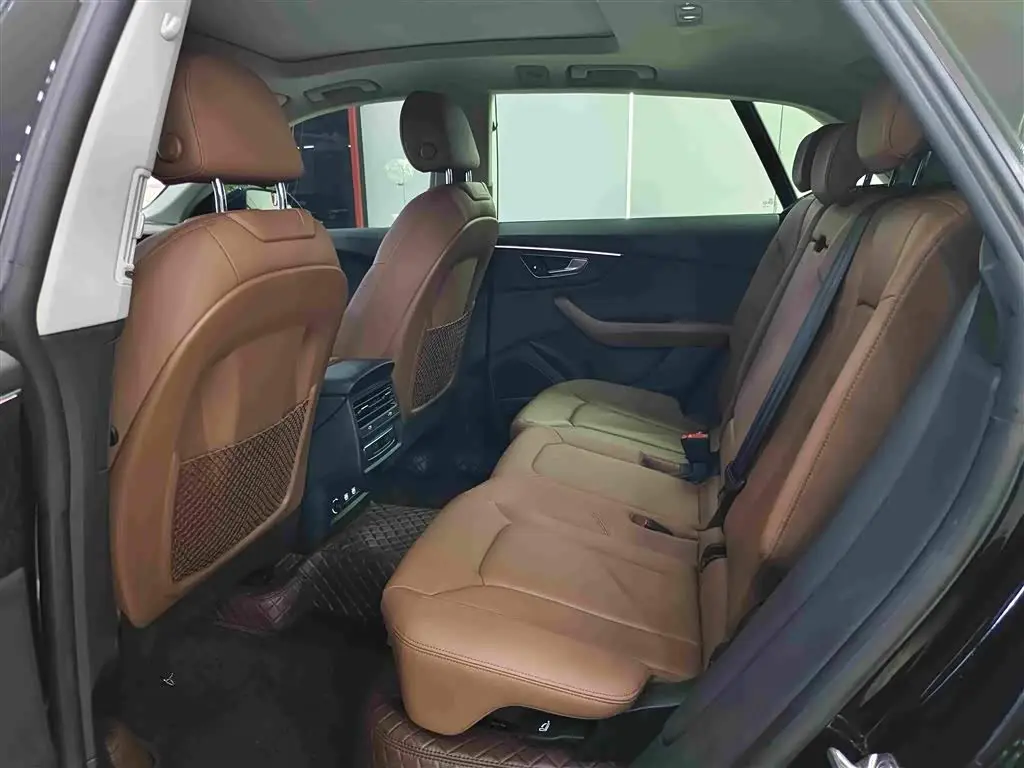 Audi Q8 2019 — Photo 5/18