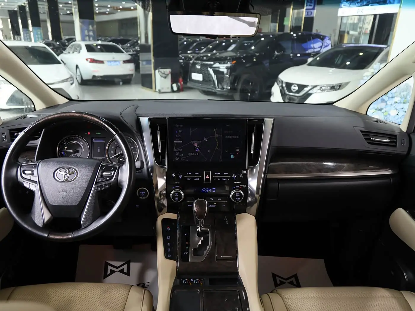 Toyota Vellfire 2022 — Photo 15/20