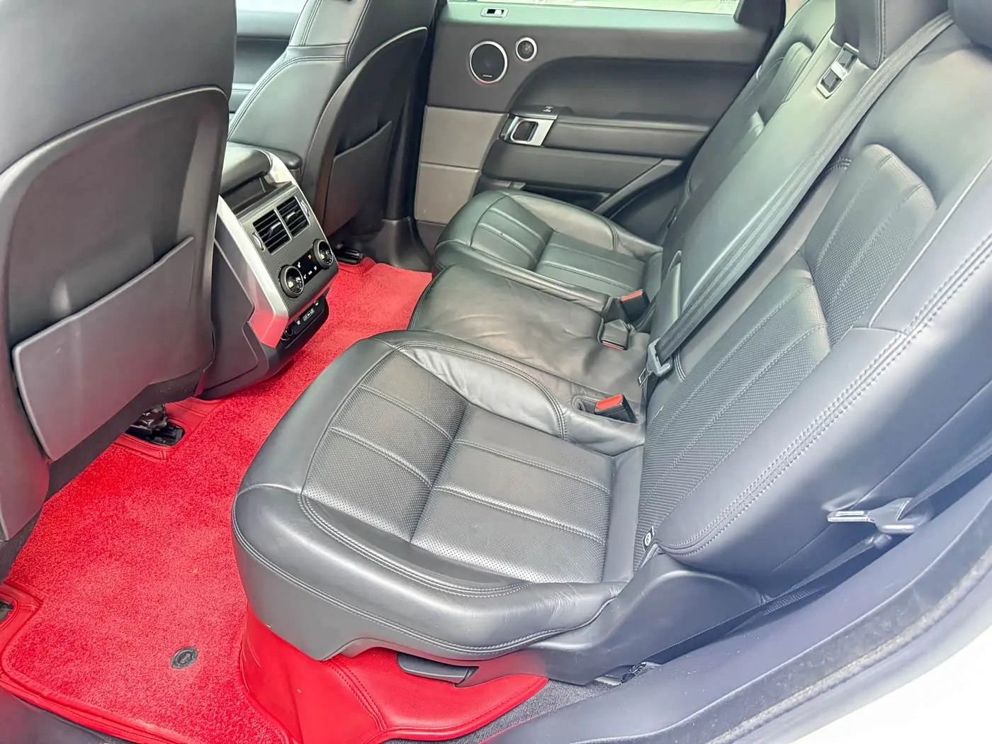 Land Rover Range Rover Sport 2020 — Photo 9/16