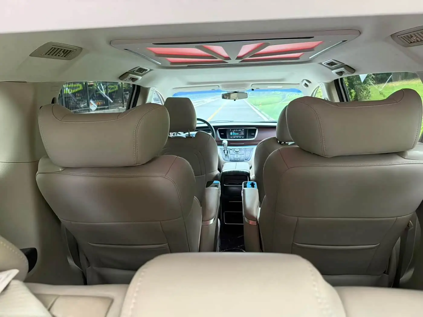 Buick GL8 2019 — Photo 13/15