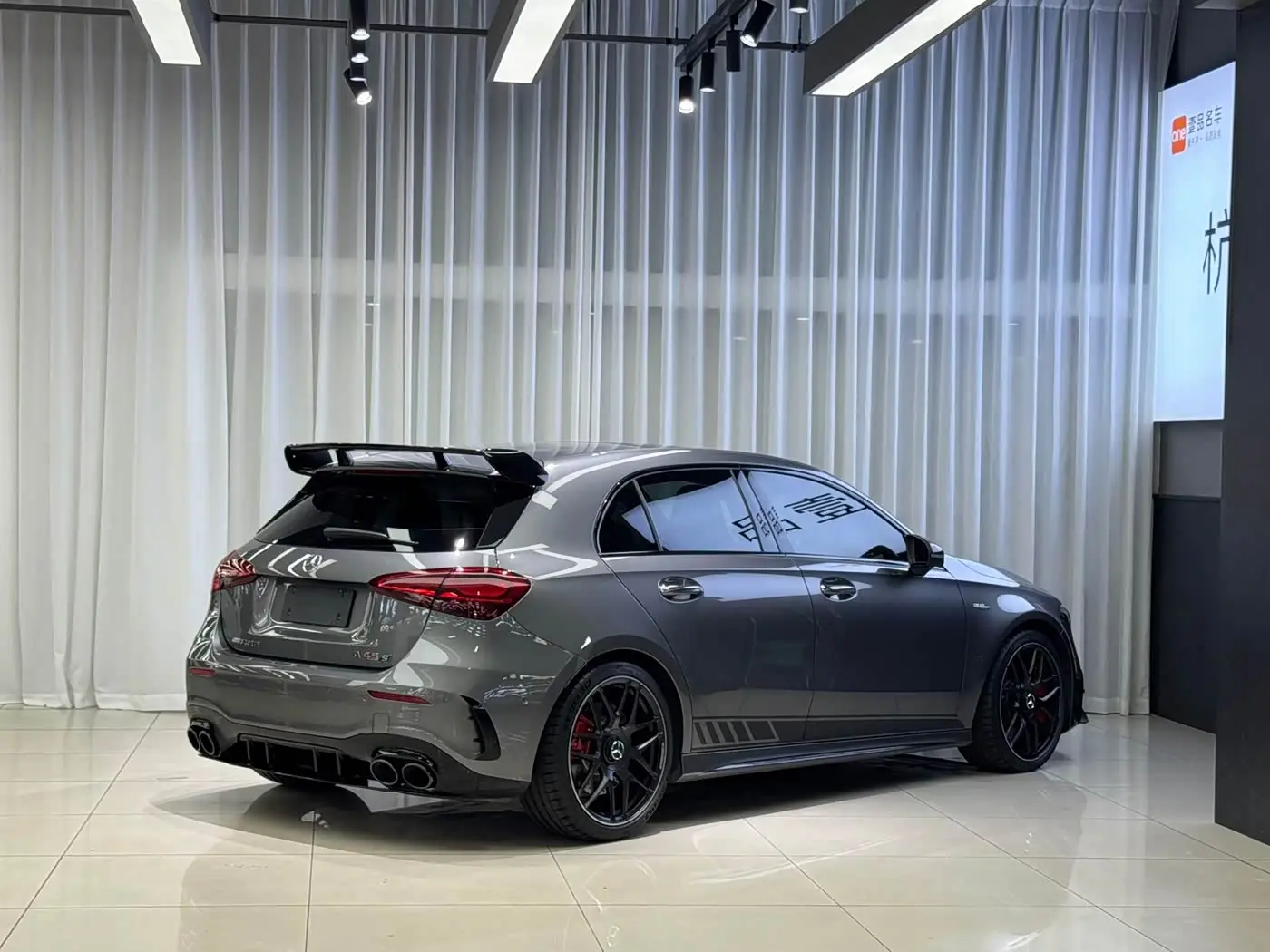 Mercedes-Benz A-Class AMG 2025 — Фото 3/16