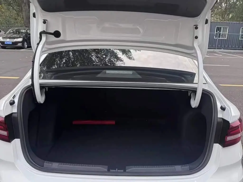 Volkswagen Lavida 2023 — Photo 6/20