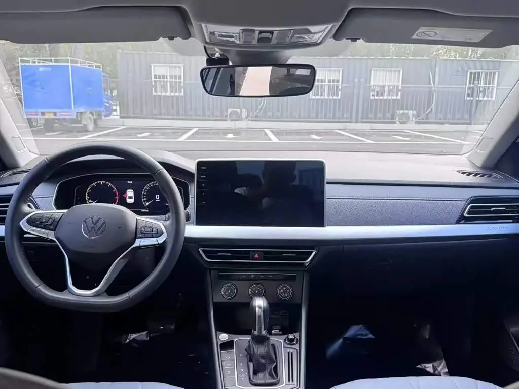 Volkswagen Lavida 2023 — Photo 2/20