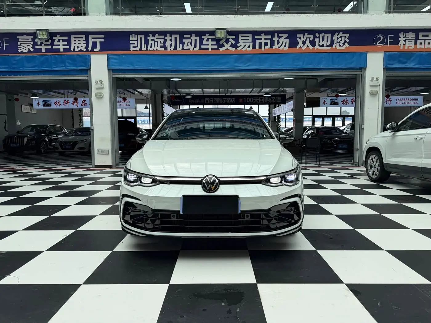 Volkswagen Golf 2022 — Photo 2/20