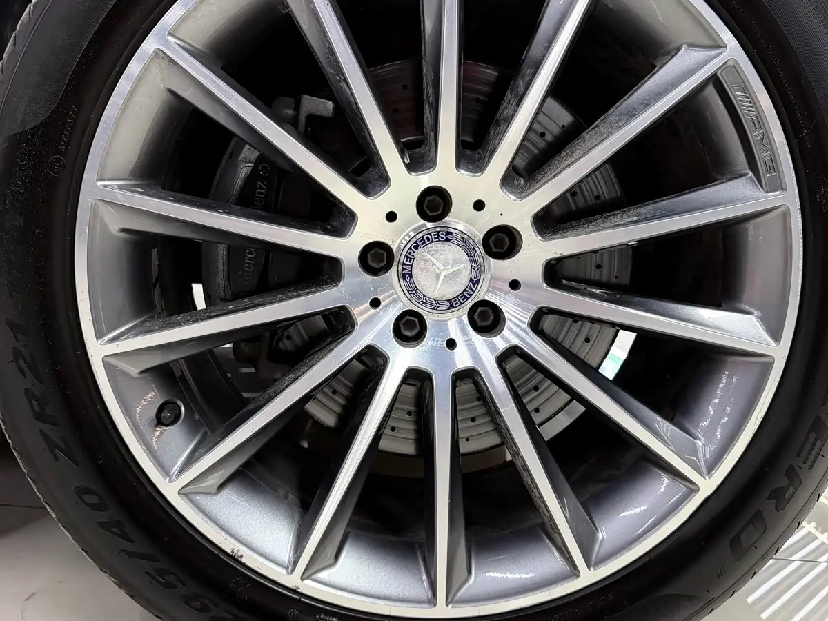 Mercedes-Benz GLS 2016 — Photo 13/20