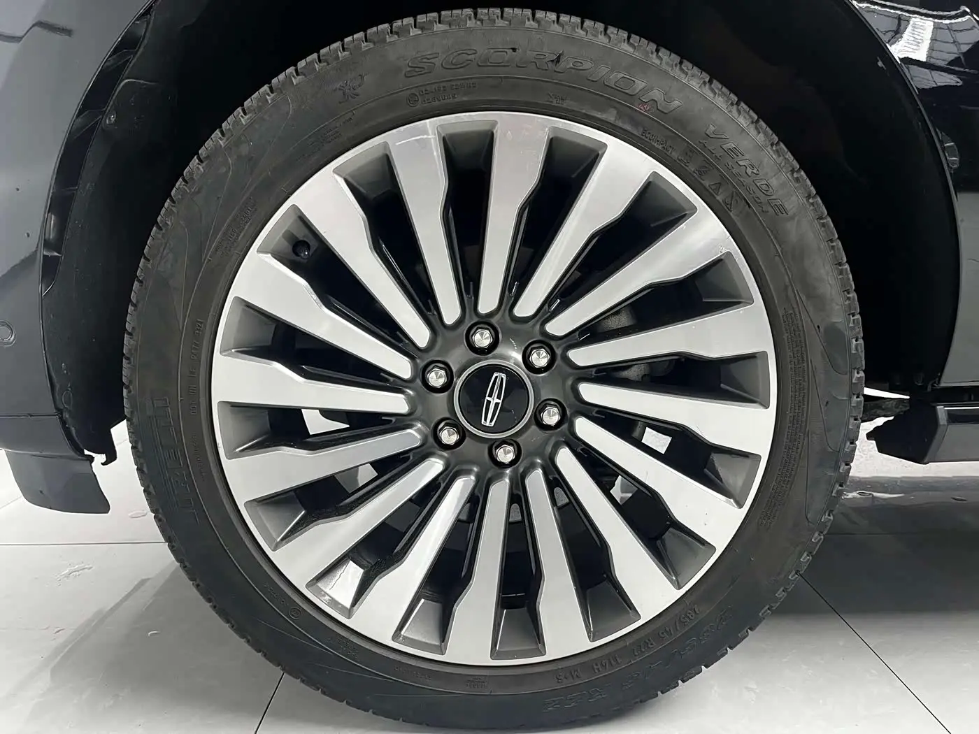 Lincoln Navigator 2023 — Фото 20/20