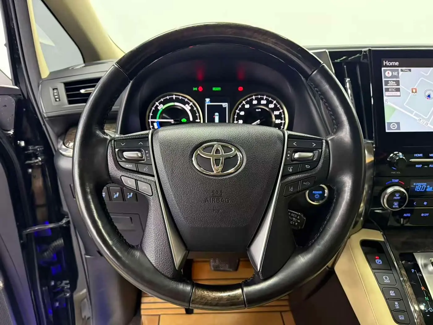 Toyota Alphard 2020 — Photo 17/20