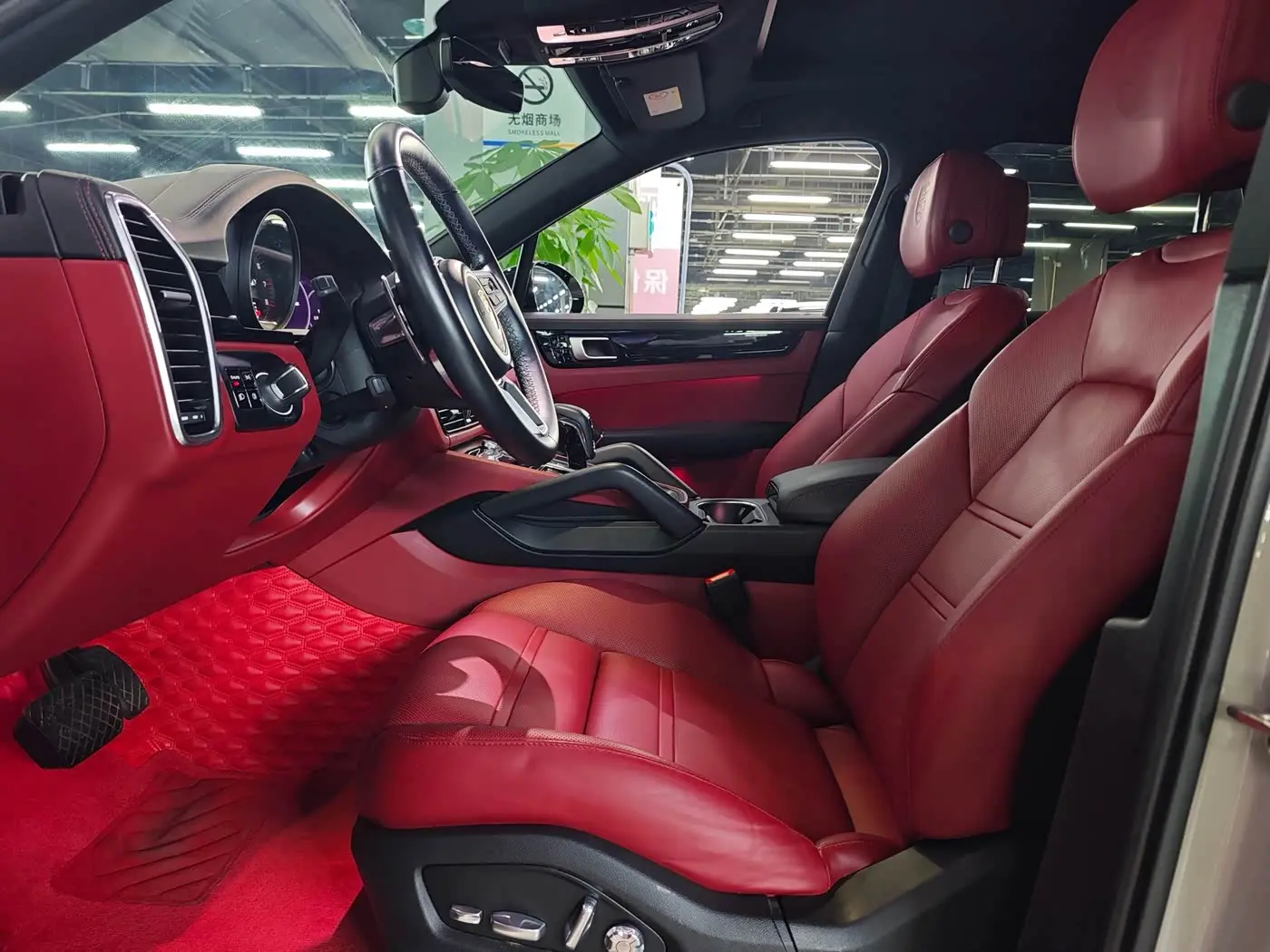 Porsche Cayenne 2020 — Photo 9/17