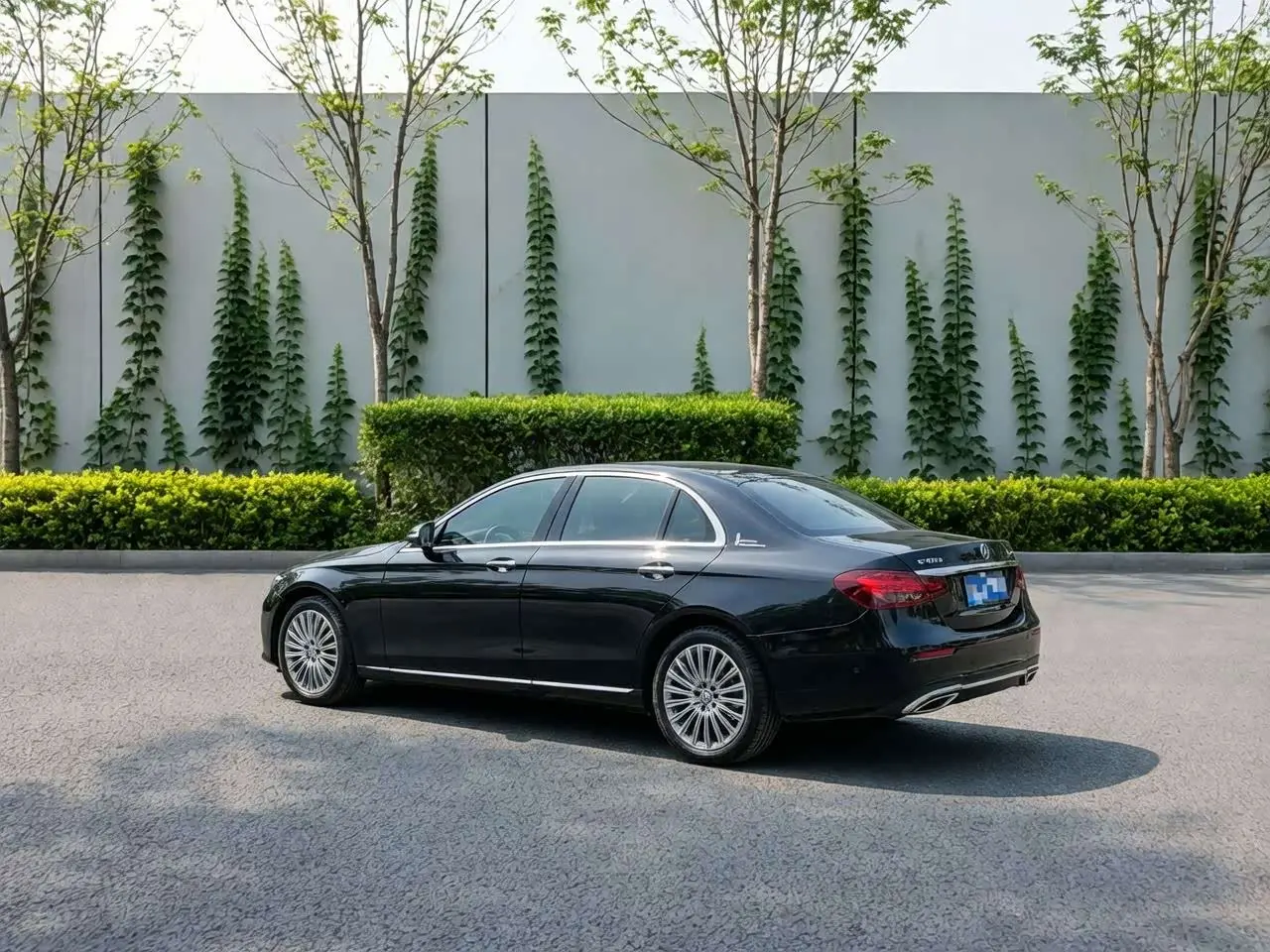 Mercedes-Benz E-Class 2023 — Фото 4/4