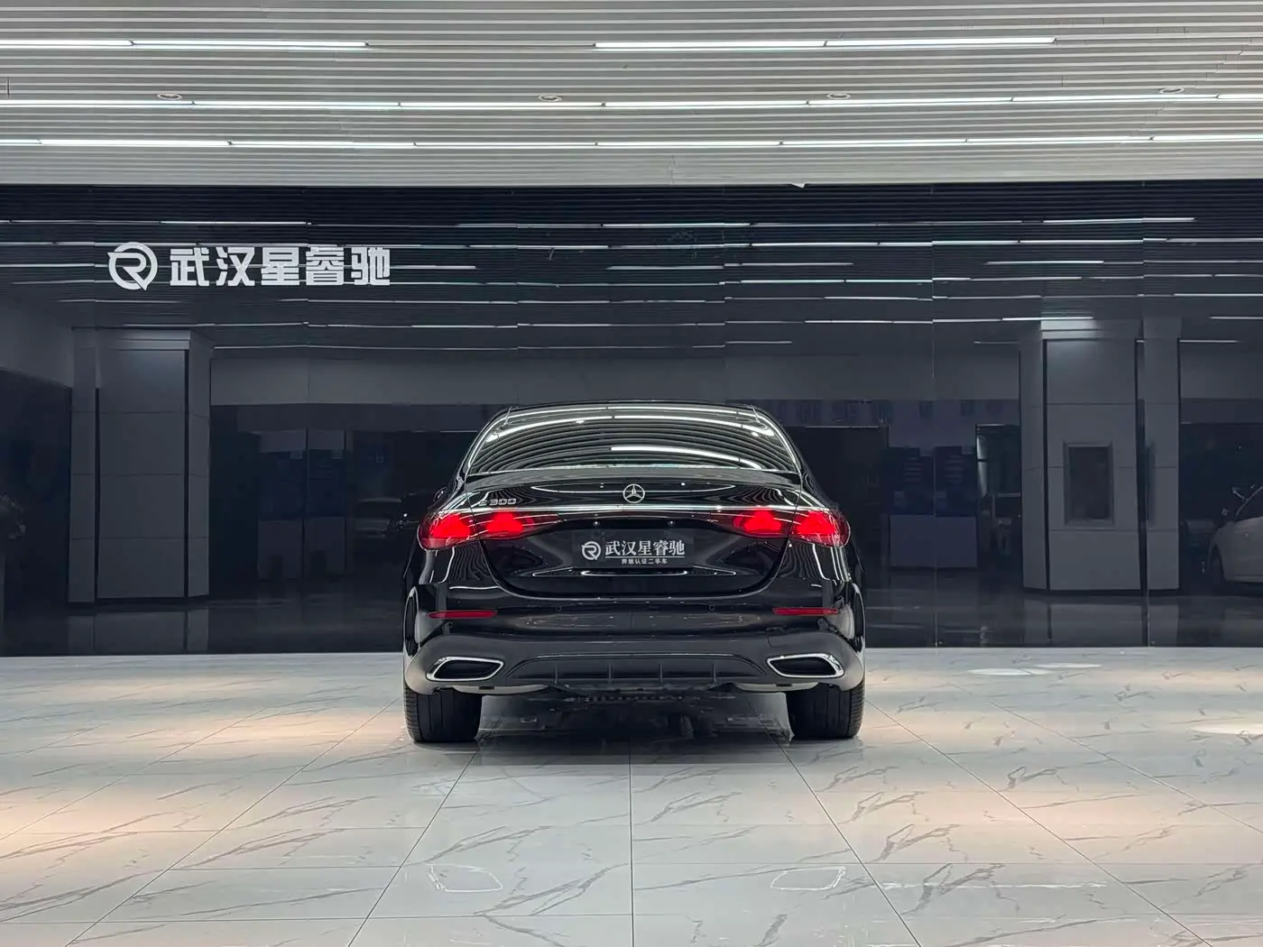 Mercedes-Benz E-Class 2024 — Photo 4/16